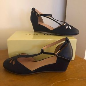 NWT Chase & Chloe Navy T-strap Wedge Shoe